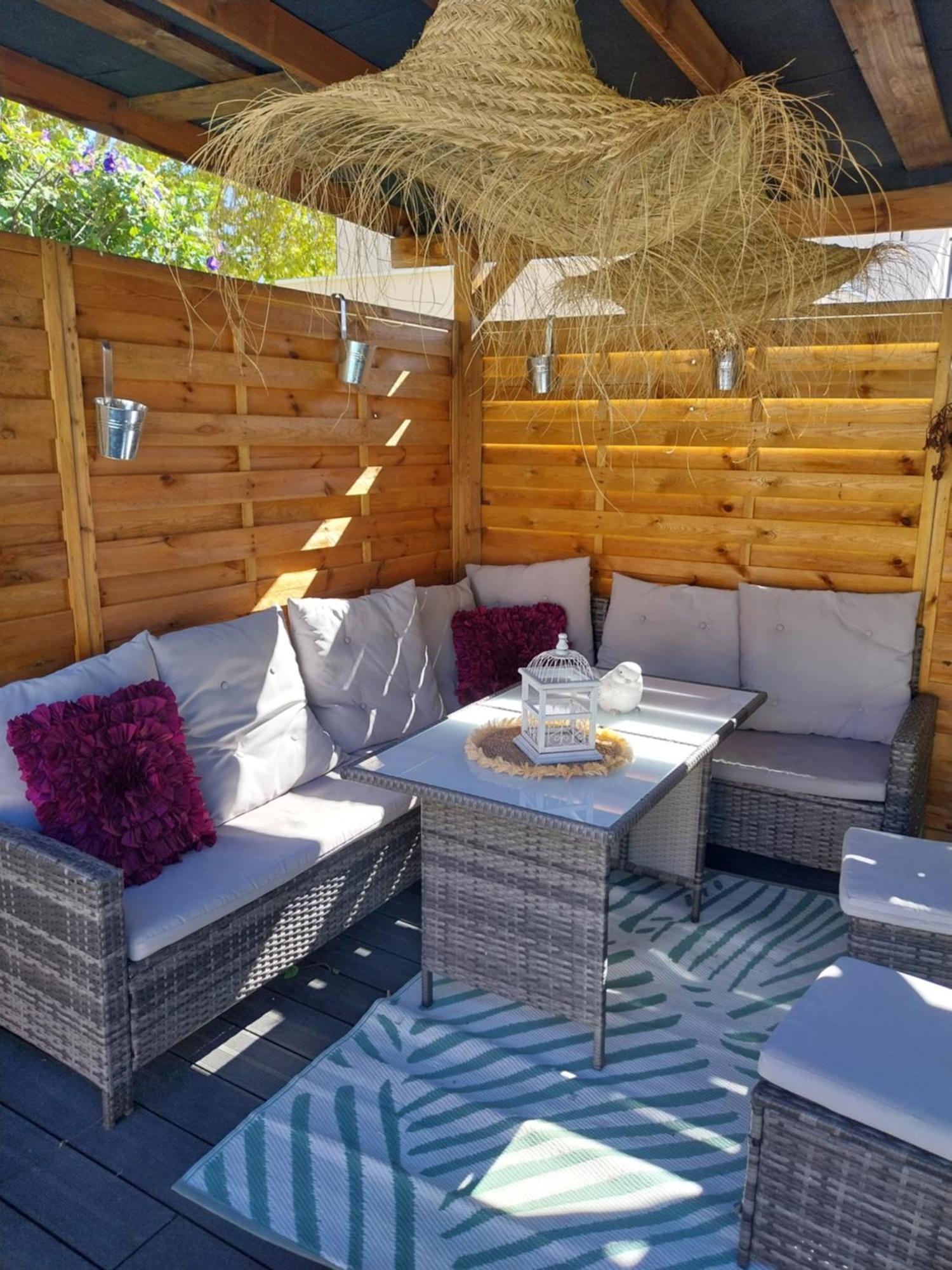 Superbe Grand Studio Tout Confort Avec Exterieur Poussan Exterior photo